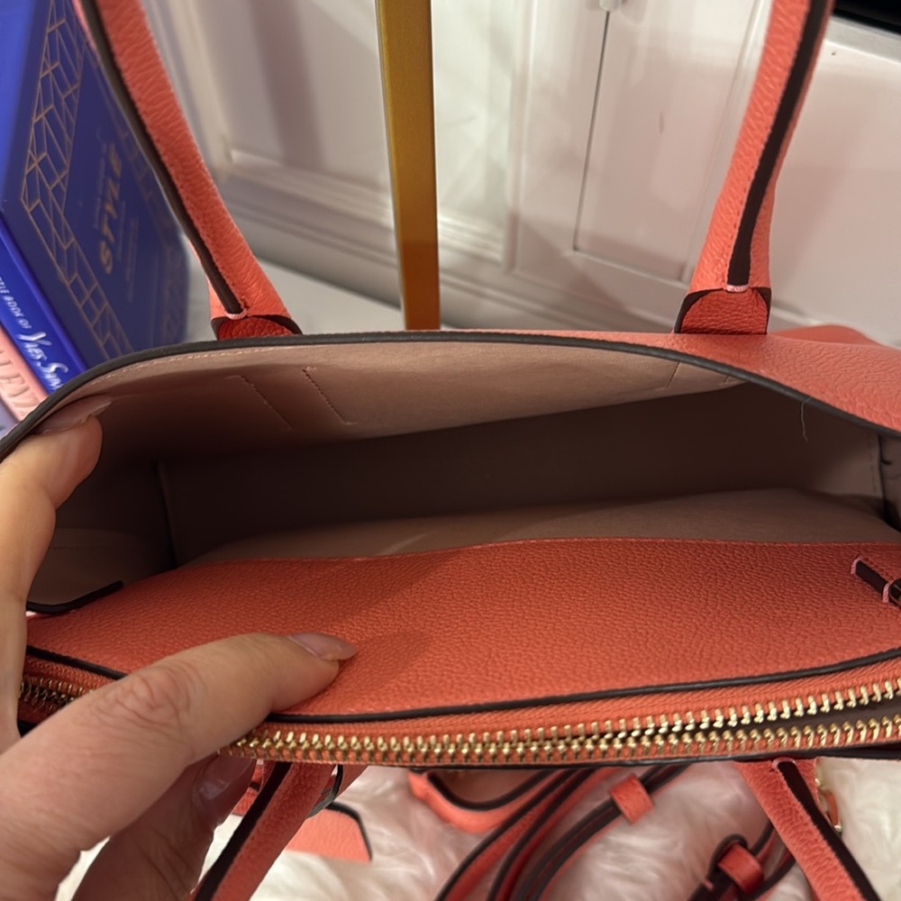Kate Spade New York Multi-Compartment Leather Hand Bag - Picture 13 of 14